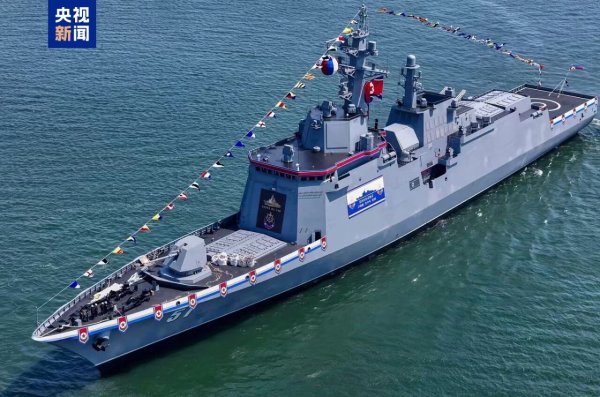 股票杠杆配资网 金正恩登上“崔贤”号